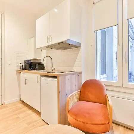 Cozy In The Heart Of The 9th Arrondissement Apartman