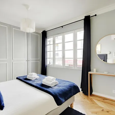 Pick A Flat's In Montmartre - Rue Lepic * パリ
