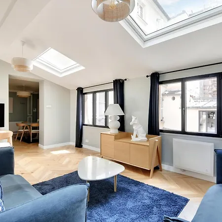 Pick A Flat's In Montmartre - Rue Lepic パリ