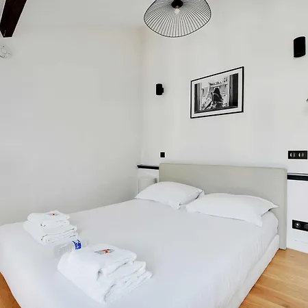 Charming With Ac -rue Des Archives- Le Marais Apartment *