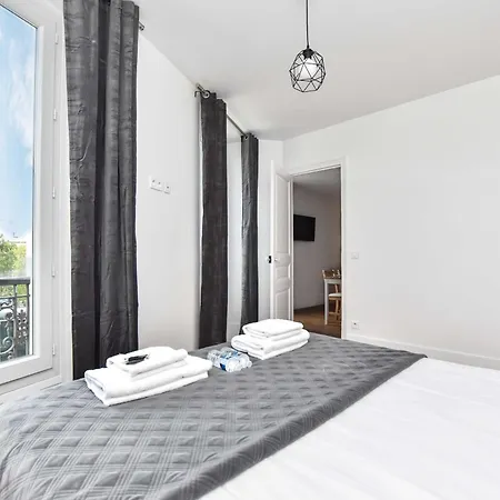 Serene - 2br- 6p - Menilmontant Paris