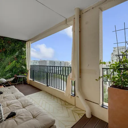 - Duplex Sacre Coeur