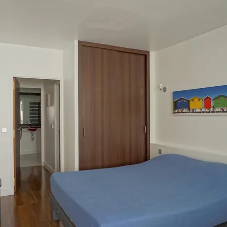 Rue Beaujon - 8 Apartment *