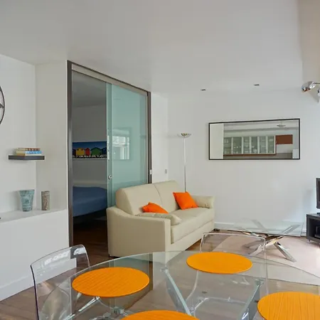 Rue Beaujon - 8 Apartment