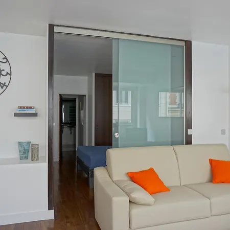 Rue Beaujon - 8 Apartment *