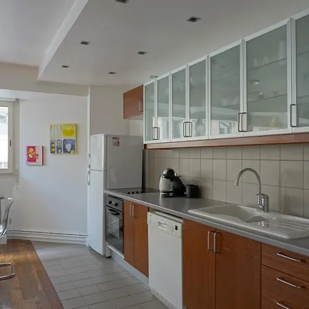 Apartment Rue Beaujon - 8 Paris