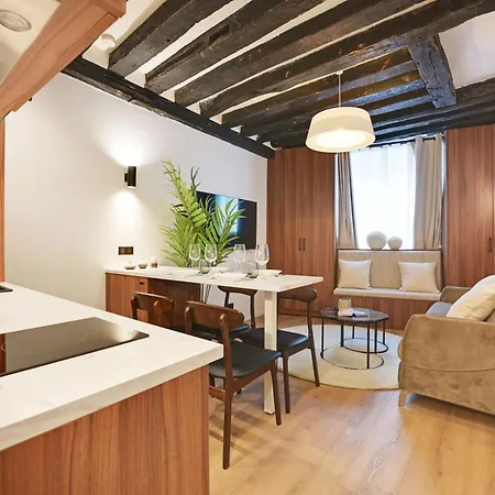 Chic - 1br-4p -ac- Marais-vosges شقة *