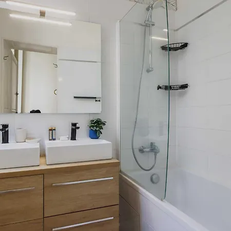 Exceptional - 2br-4p- Notre-dame Cathedral Apartment Paris