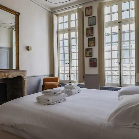 Exceptional - 2br-4p- Notre-dame Cathedral Apartment