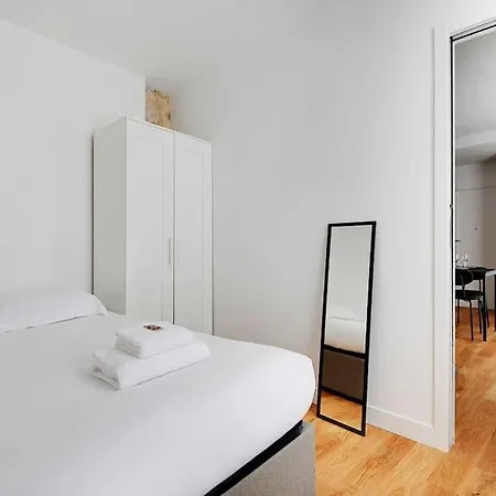 Charming In Le Marais Paris