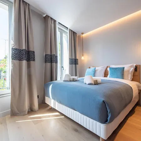 Demeure Montmartre Apartment *