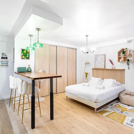 Guestready - Pres De Republique Pour Deux Appartement *