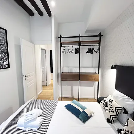 Apartment Urban Flat 69 - Beautiful Parisian In Center Of Paris