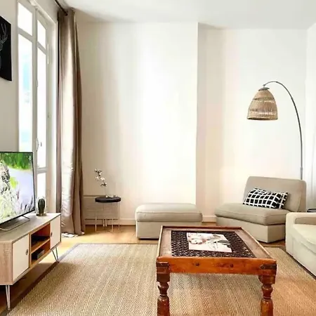 Champs Elysees Apartment