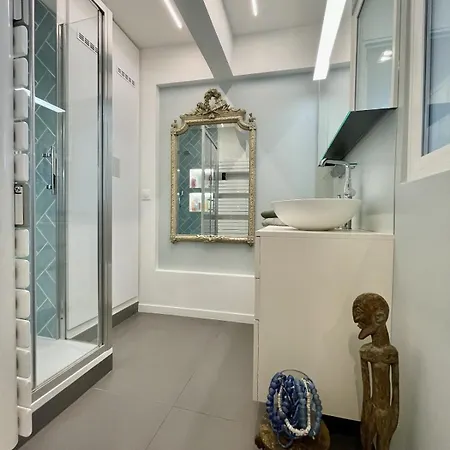 Apartment For 2 With Balcony In