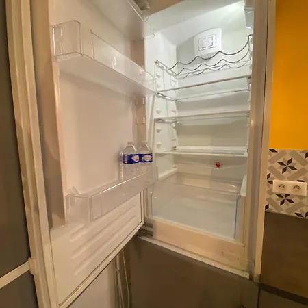 Apartment Tres Calme Sur Cour - Cardinet Paris