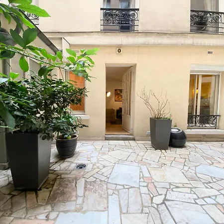 Apartment Tres Calme Sur Cour - Cardinet Paris