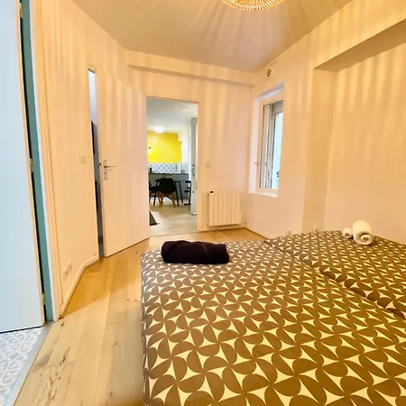 Tres Calme Sur Cour - Cardinet Apartment Paris