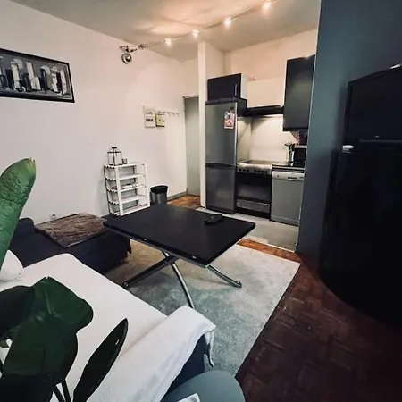Apparemment Clichy Proche Apartment