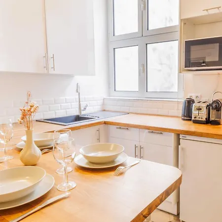 Quiet 1br-4p - Quartier Du Mail Apartment *