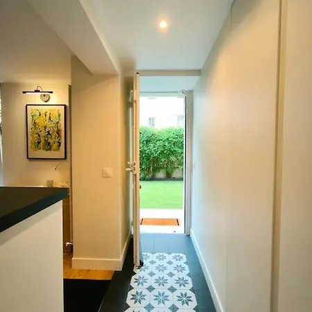 Montmartre En Rez-de-jardin Appartement