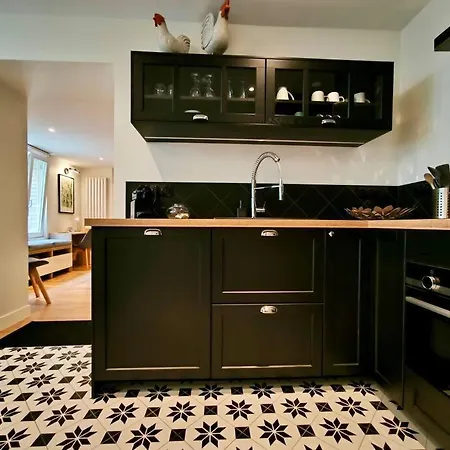 Montmartre En Rez-de-jardin Appartement *