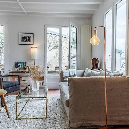 Apartment Montmartre, Patio! Sacre-coeur! Stylish Duplex! Paris