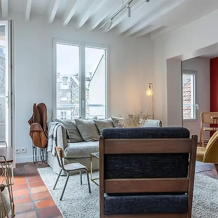 Apartment Montmartre, Patio! Sacre-coeur! Stylish Duplex! Paris