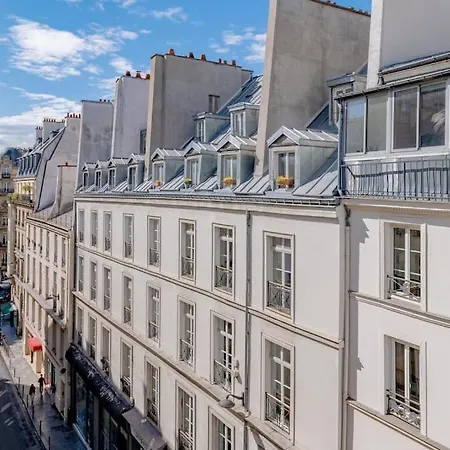 3 Rooms, View On Roofs Chic & Cosy - 70 M2 Apartment Paris