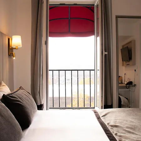 Derby Eiffel 3* Paris