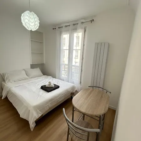 Comfortable Notre-dame De Lorette Rodier Appartement