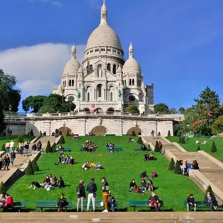 Vue Magnifique Sur Le Sacre Coeur. Apartment *