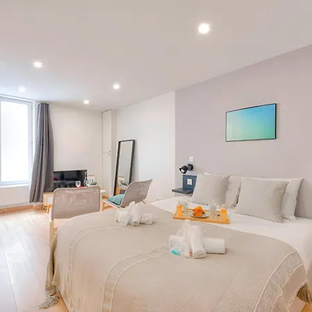 388 Trousseau - Superbe A Apartment