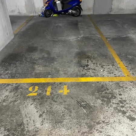 Trois Pieces Sur Parc De La Terrasse Et Vues Appartement