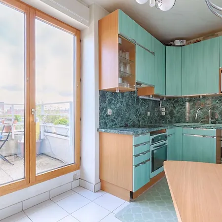 Trois Pieces Sur Parc De La Terrasse Et Vues Appartement *