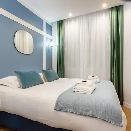 Beautiful - 4br 10p - 9th Arrondissement Of *