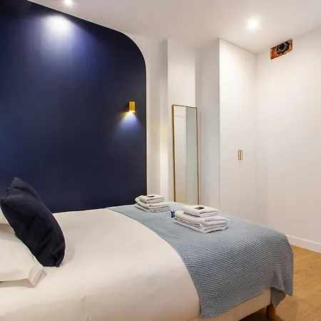 Apartment Beautiful - 4br 10p - 9th Arrondissement Of