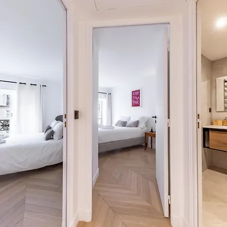 Brand New 3 Bedrooms Facing Madeleine/st Honore * Paris
