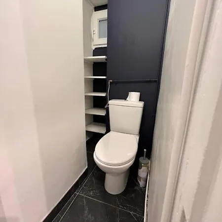 Апартаменты Cozy & Fully Equipped 5 Min Walk To Metro, Montparnasse Neighbourhood Париж