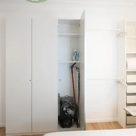 Entire Paris, 3rd Floor With Elevator Apartment Paris