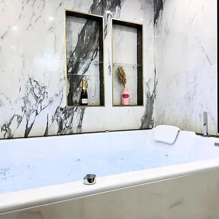 Apartment La Reverie - - Jacuzzi Pro