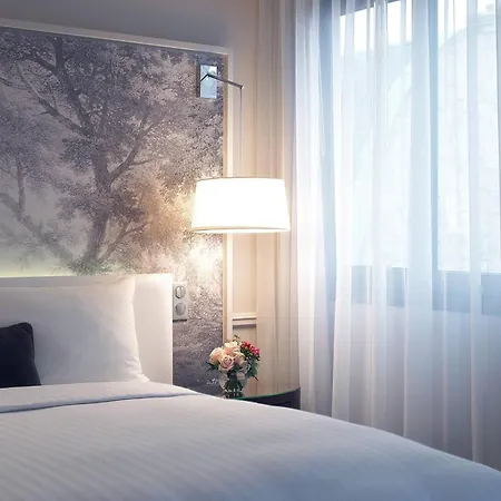 Renaissance Nobel Tour Eiffel Hotel París