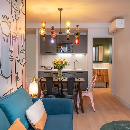 West Apartmanhotel