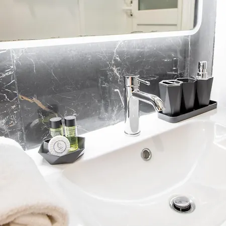 Cozy & Fully Equipped 5 Min Walk To Metro, Montparnasse Neighbourhood Апартаменты