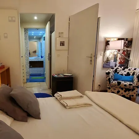 Frühstückspension A 20eme Avec Un Petit Jardin