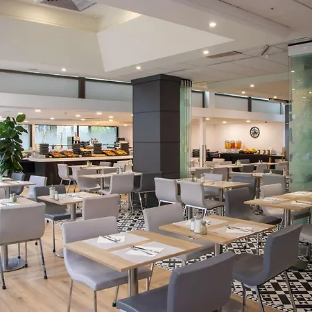 מלון Mercure Centre Tour Eiffel פריז