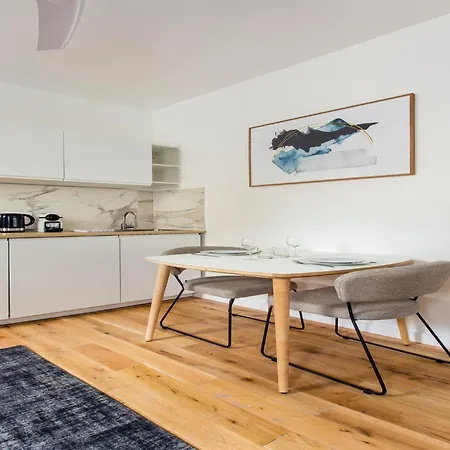Cosy Etoile Friedland Apartment Paris