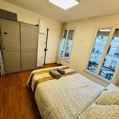 Dream Dwell - Designer Flat Near Marais District Апартаменты