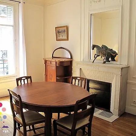 Champs Elysees Argentine Citycosy Apartment