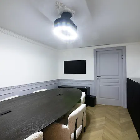 아파트 Neuf Et Luxueux Climatise A 17 *